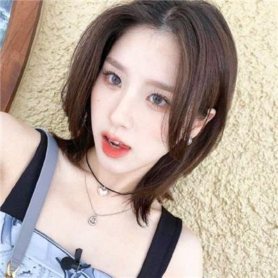 夜色中的她